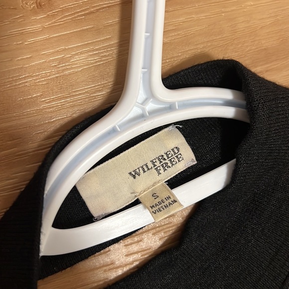 Aritzia wildfires free dress size small - Picture 2 of 3